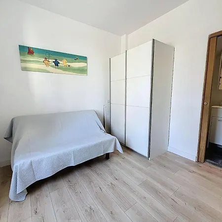 Studette Au Centre De